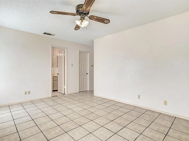 8704 Clearbrook Trl #A — Photo 22