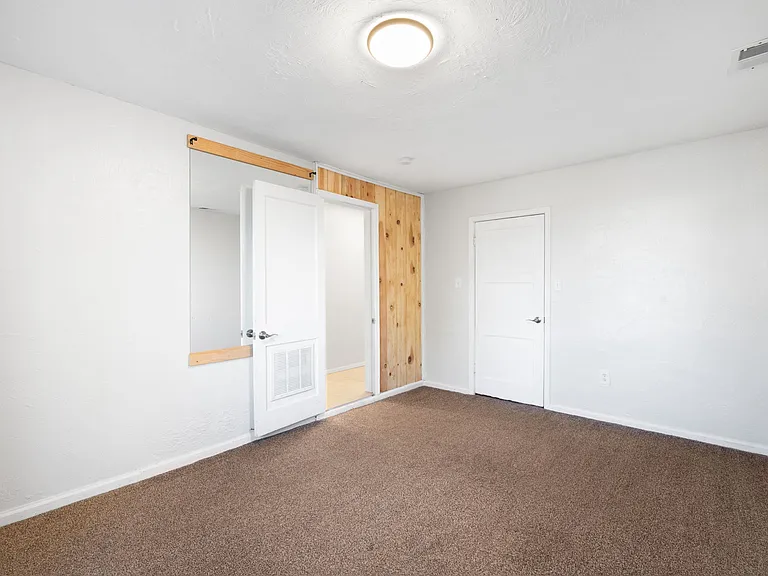 3613 N Harrison St — Photo 17