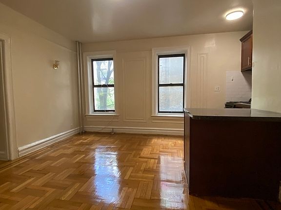 2nd image of 2111 Beekman Pl APT 4J