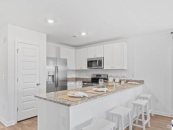 2nd image of 511 Resolute St