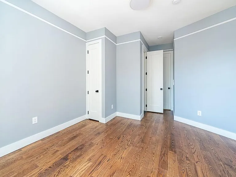 112 Duncan Ave #3C — Photo 4