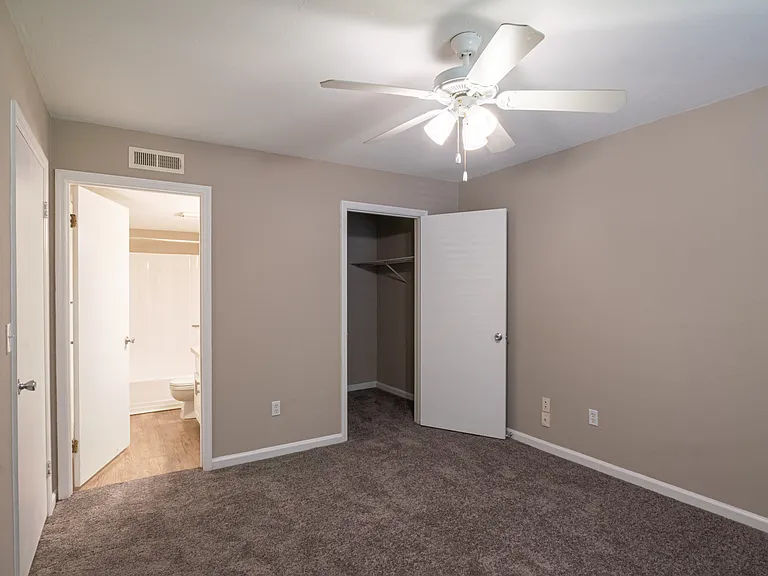 Tanager Apartments — Photo 18