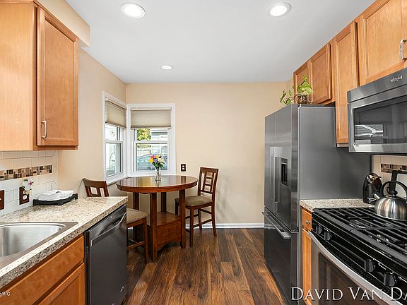 5th image of 845 Cricklewood St SW
