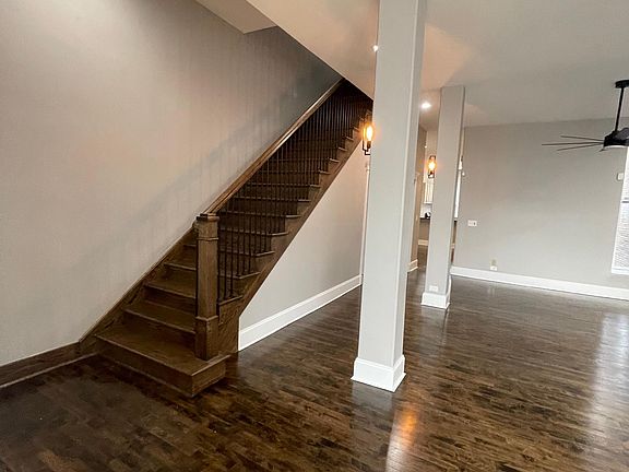 3rd image of 2220 W Warren Blvd Unit 2
