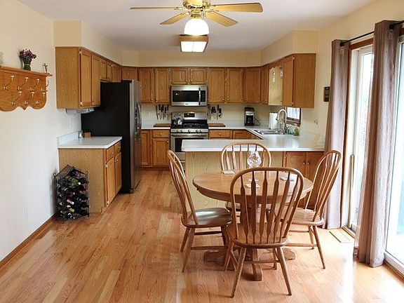 Open concept... kitchen, dinette, family room