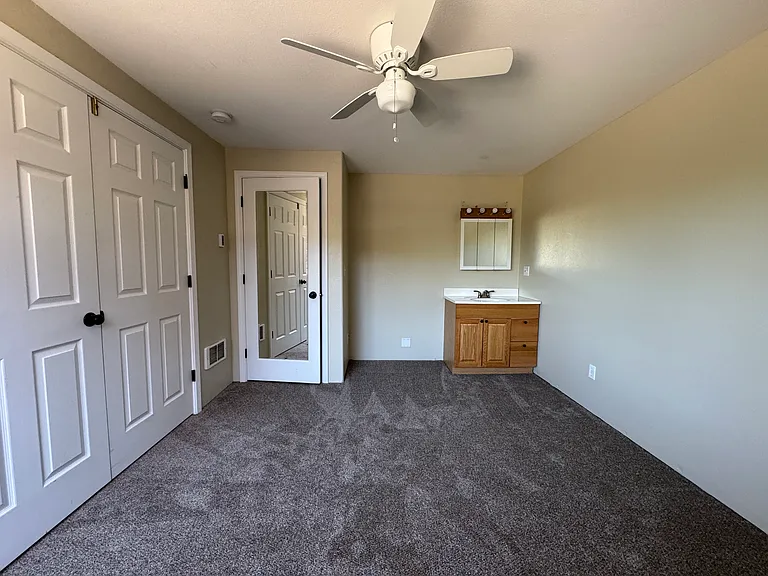 835 SW 10th St — Photo 30