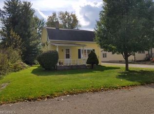 2740 Prospect St NE, Middlebranch, OH 44652