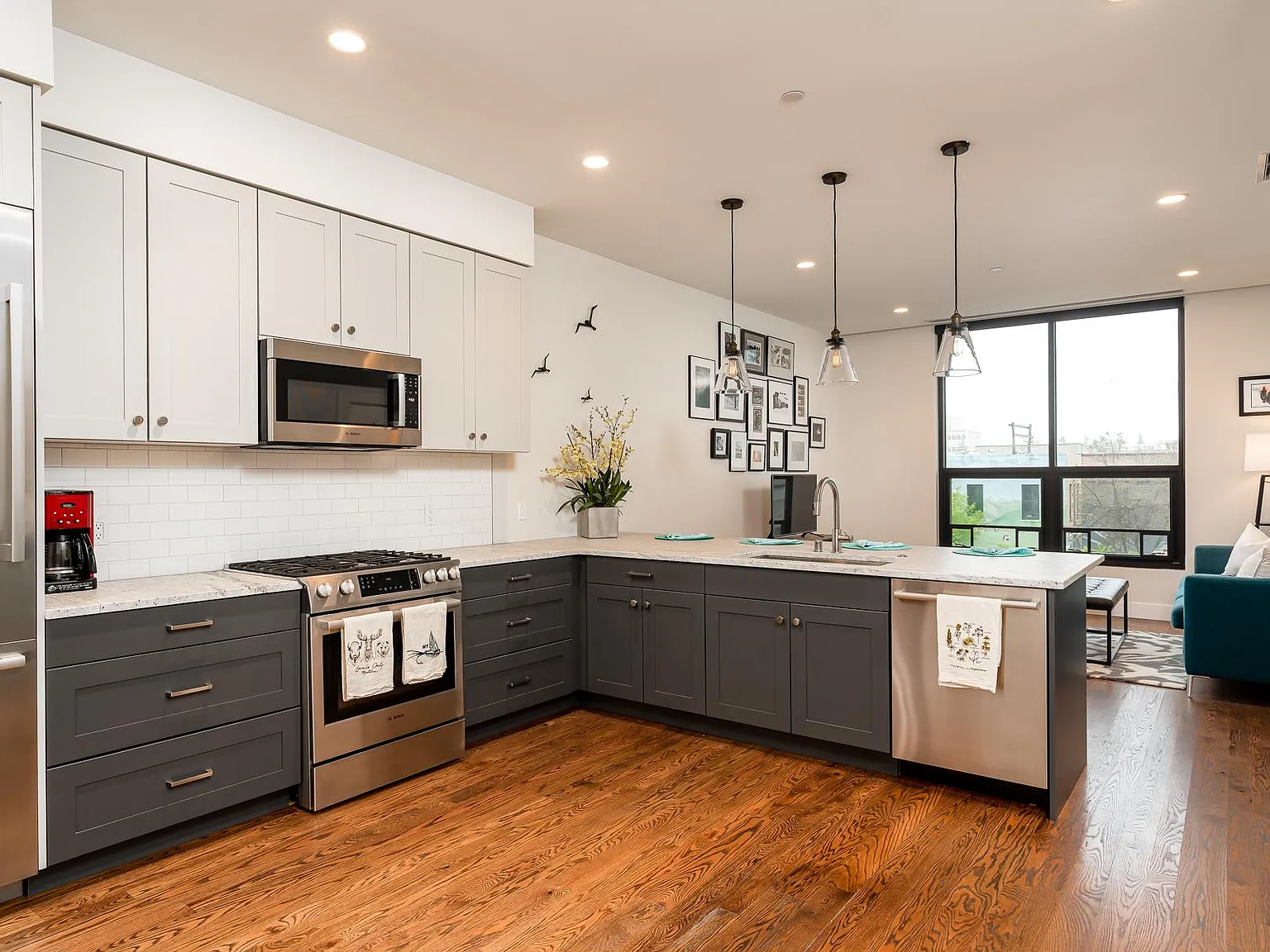 1 bed, 1.5 bath, 1007 sqft, $3,100 — Photo 4