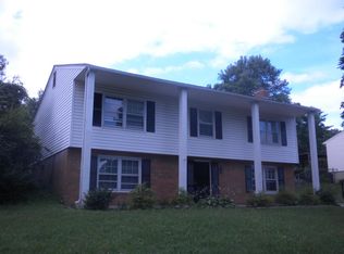 3870 Vauxhall Rd, Roanoke, VA 24018