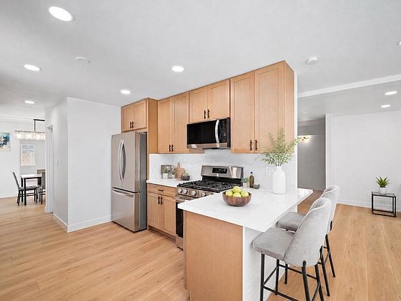 4th image of 7043 Bobhird Dr