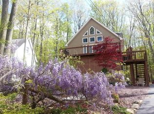 255 Snow Valley Dr, Drums, PA 18222