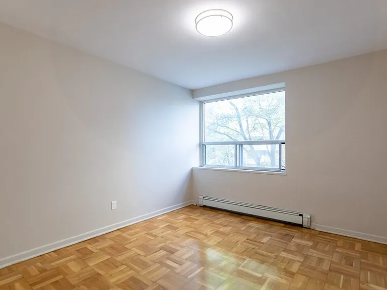 839 Roselawn Ave — Photo 12