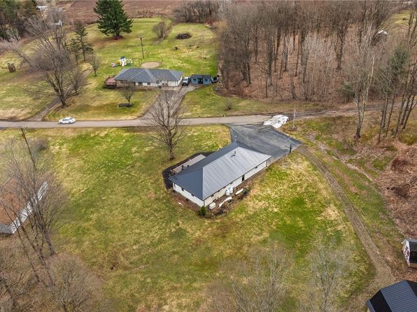 8420 Heim Dr, Springville, NY 14141