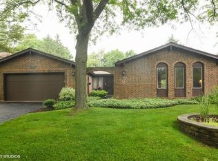 1060 E Cooper Dr, Palatine, IL 60074