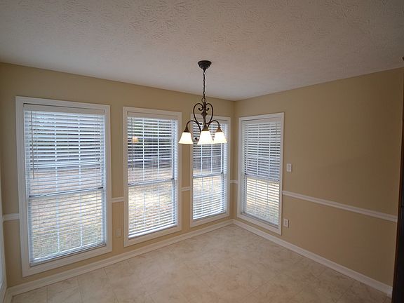 4th image of 310 Weatherly Dr