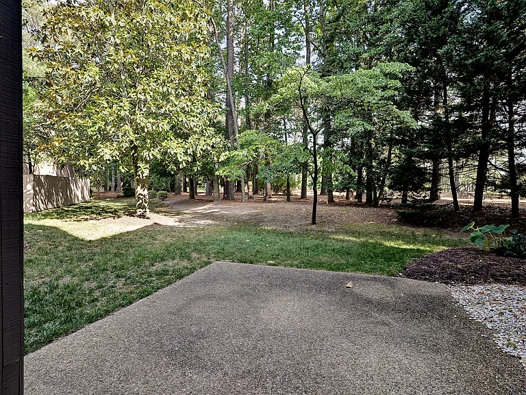 106 Harrops Gln — Photo 43