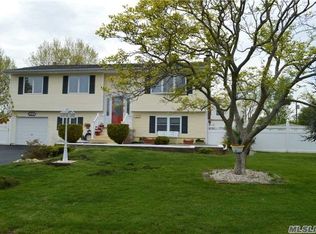 107 Andrew Ave, Islip Terrace, NY 11752