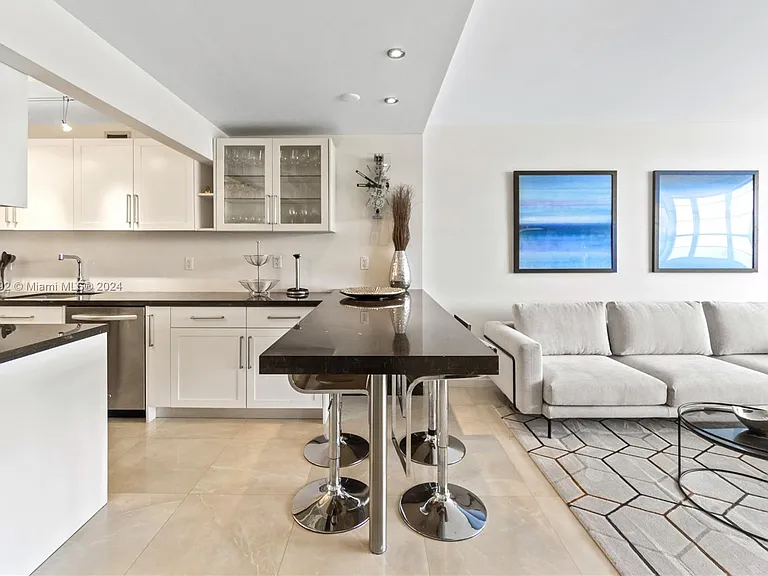 100 Lincoln Rd #1202 — Photo 4