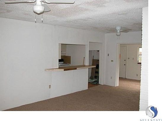 2nd image of 4031 SW 59th Ave