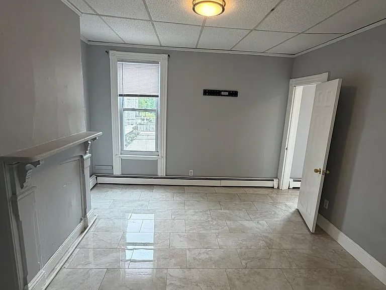 219 Magnolia Ave #3R — Photo 2