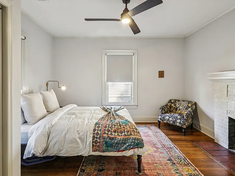 807 Lake Ave NE — Photo 11