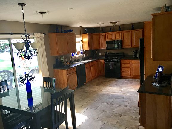 Dining/Kitchen