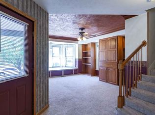 226 E 9th St, Newton, KS 67114