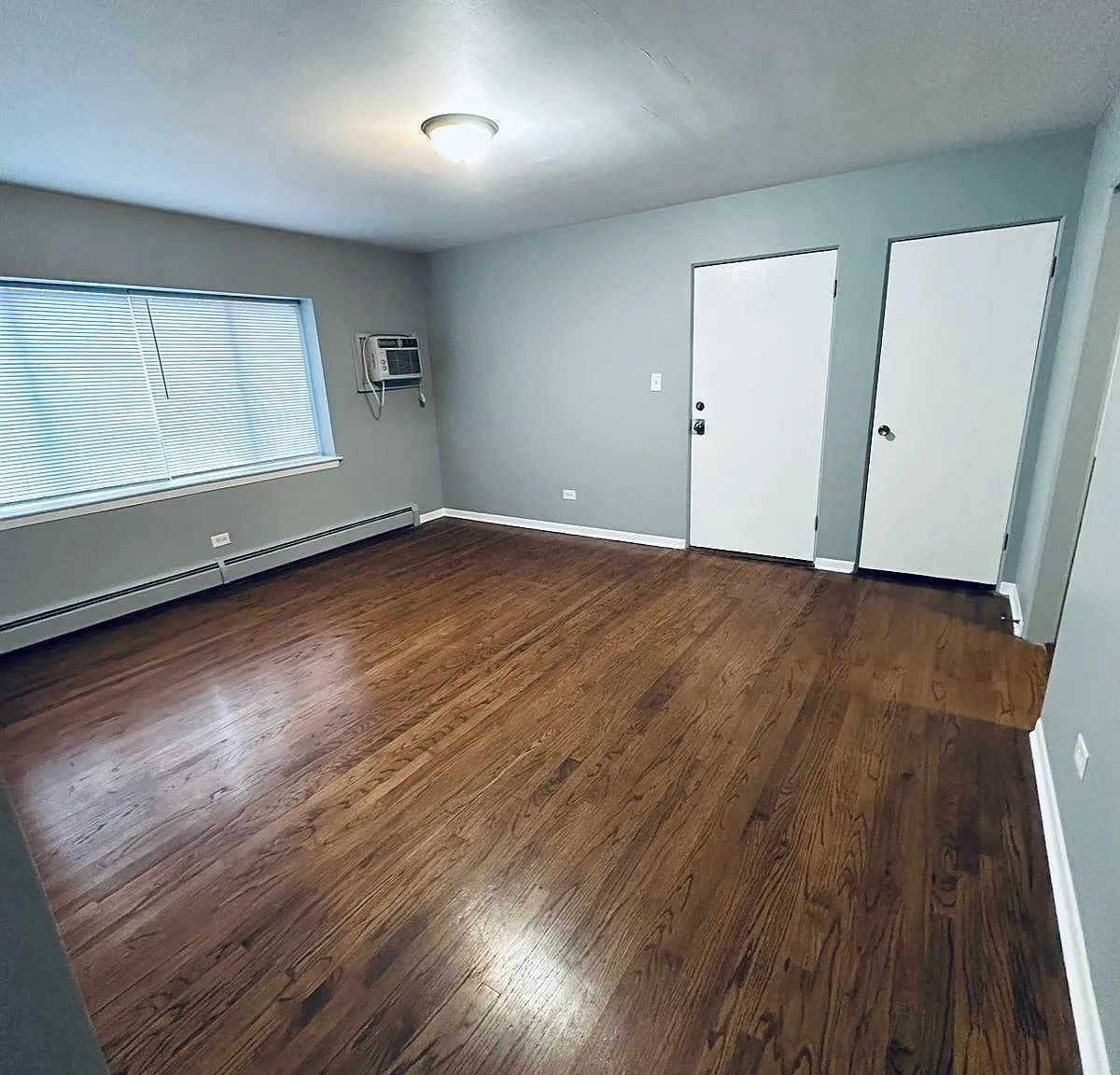 2 bed, 1000 sqft, $1,450 — Photo 2