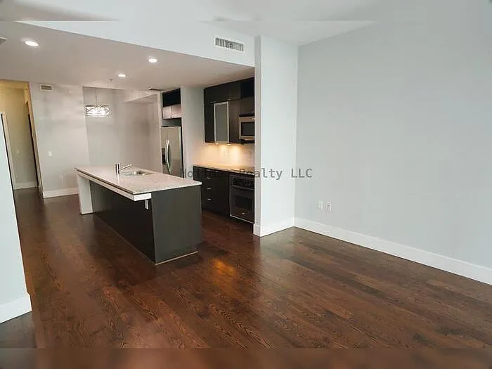 111 N 12th St #1320 — Photo 6