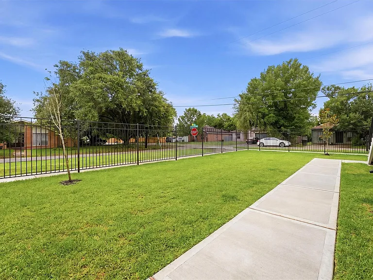 3107 Grassmere St #B — Photo 24