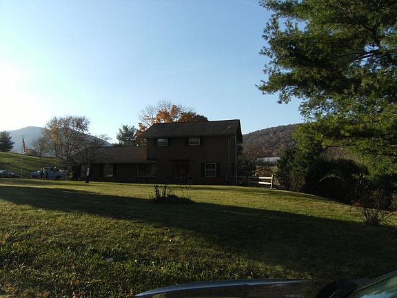 2nd image of 723 Peachtree Valley Dr