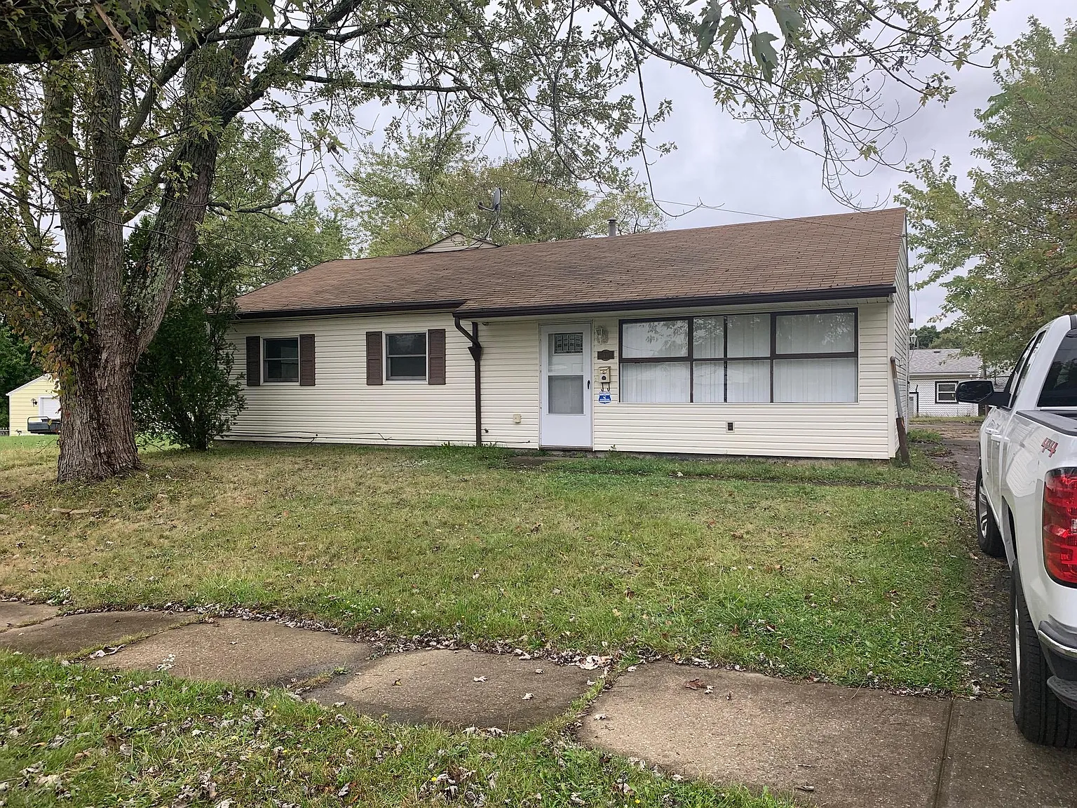 56 Rutledge Dr photo 1