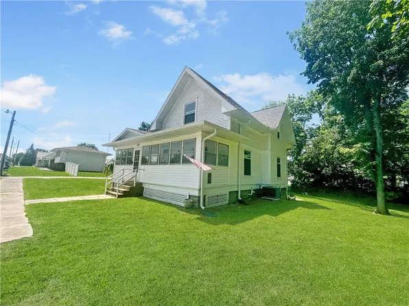 207 N Franklin St, Greenup, IL 62428