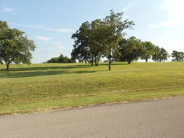 65 Overlook Rd, Ponca City, OK 74604