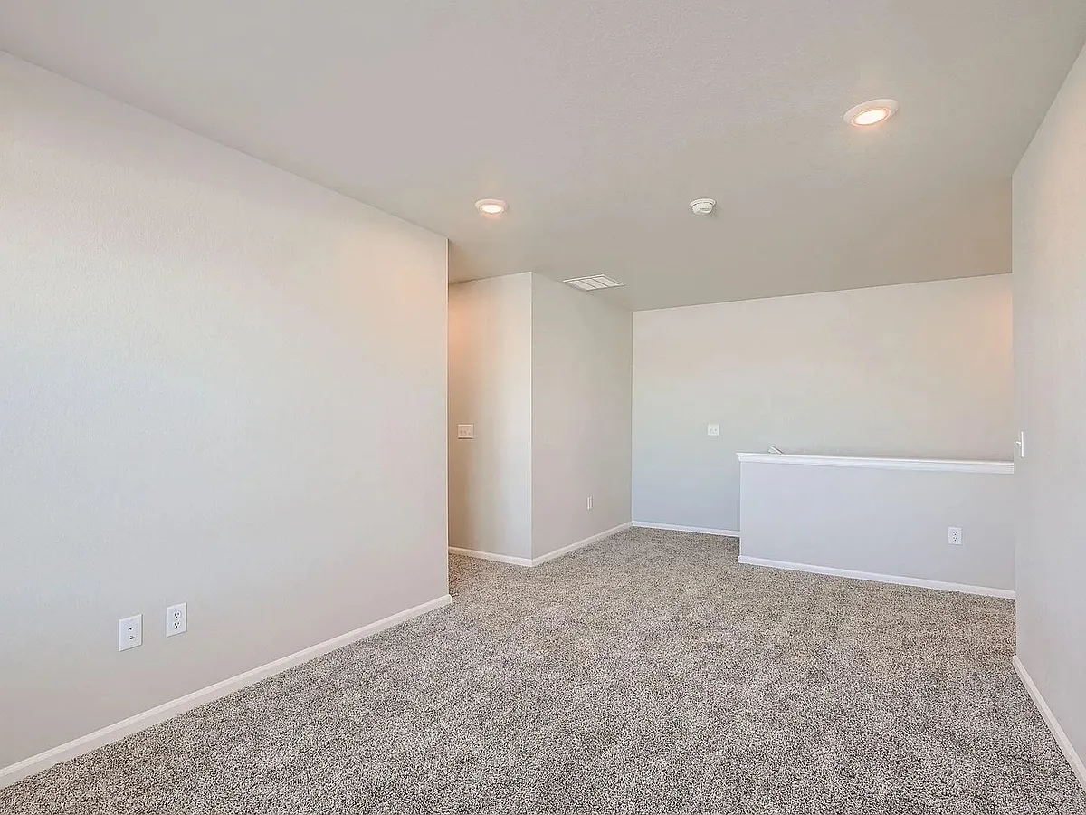 Building Photo - 13746 Vispo Way