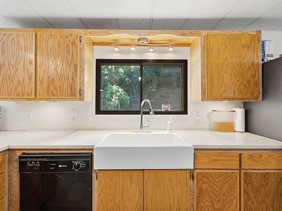 5th image of 3391 Morley Rd