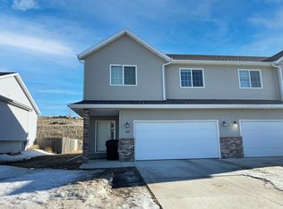 200 8th St NW, Watford City, ND 58854