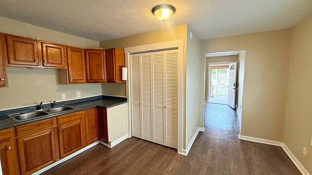 1 bed, 1.0 bath, $1,025 — Photo 4