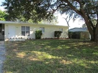 2464 2nd Pl SW, Vero Beach, FL 32962