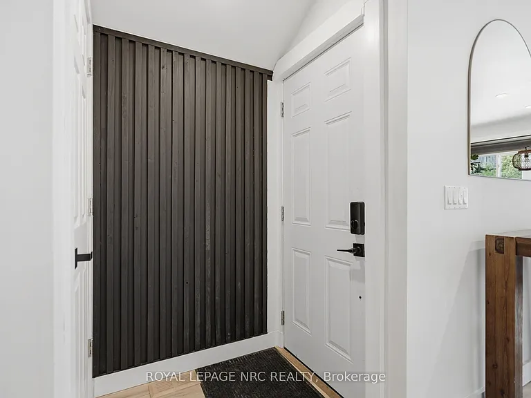 17 Considine Ave — Photo 3