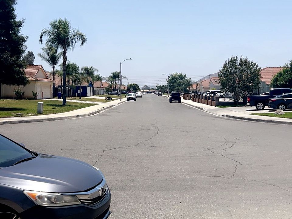 Beautiful & calm neighborhood