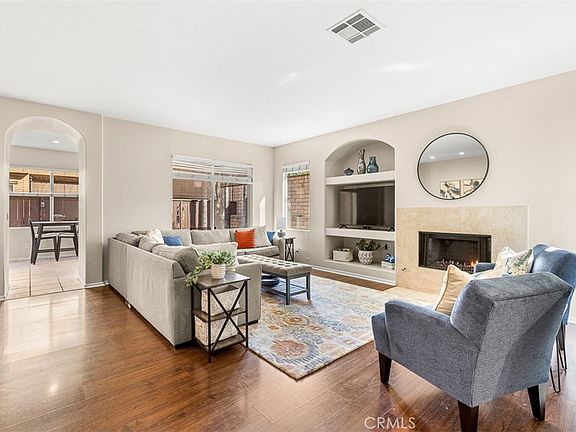 5th image of 638 Sumner Way