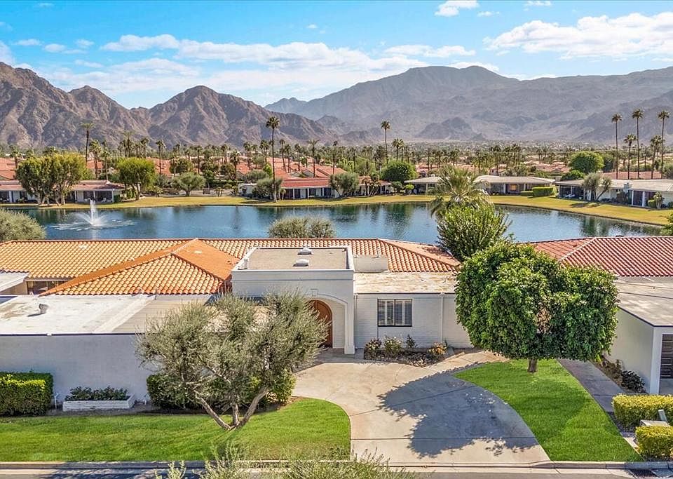 1st image of 77955 Lago Dr