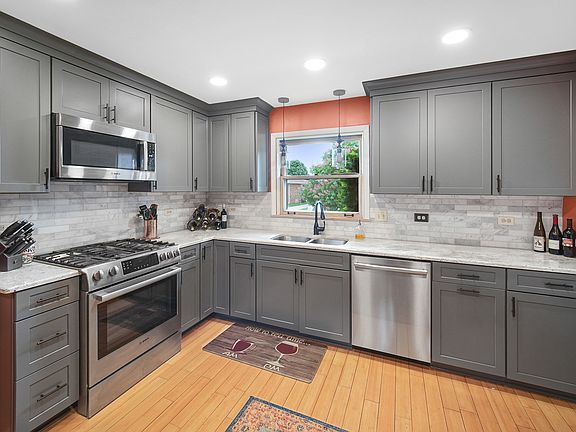 3rd image of 8849 Congress Park Ave