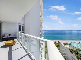16485 Collins Ave