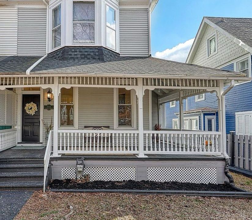 1st image of 444 Lincoln St