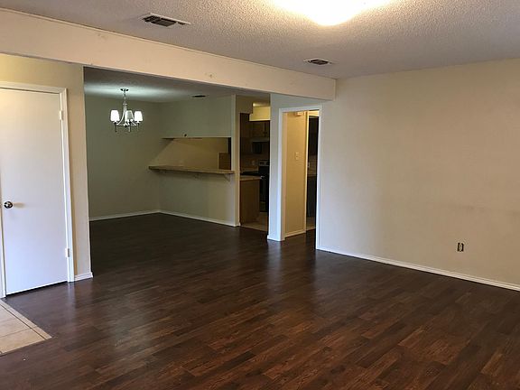3rd image of 512 Concord Dr