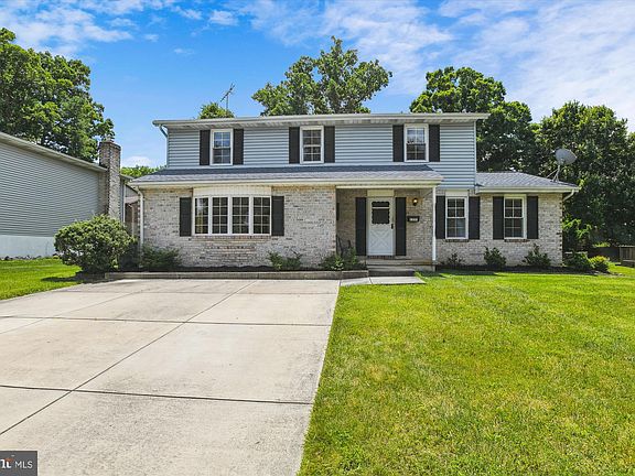 2nd image of 1331 Lincoln Woods Dr