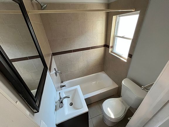 2nd image of 5854 Larchwood Ave Floor 1