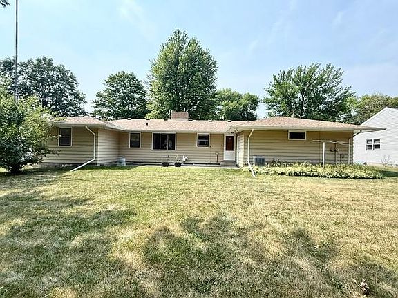 4th image of 819 E Meadow Ln
